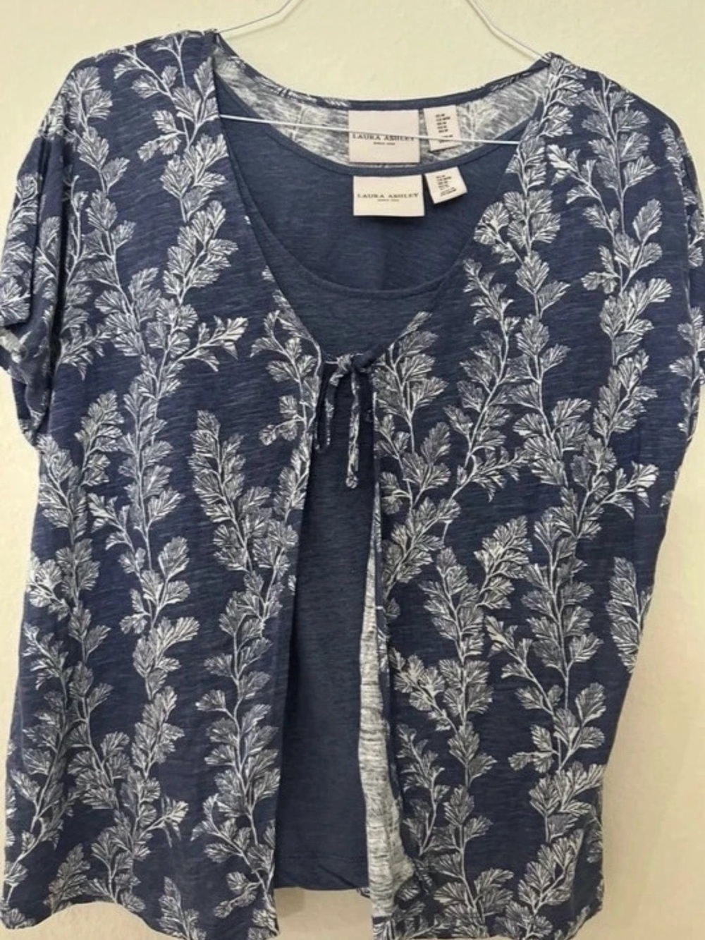 Laura Ashley Blue and White Floral Short Sleeve Twinset Top